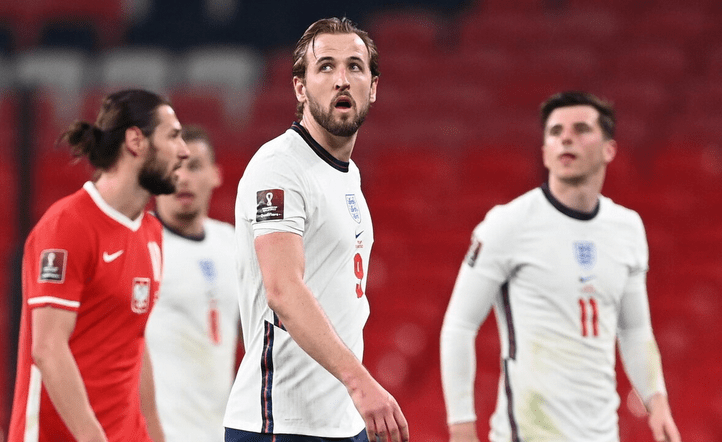 英格兰羽毛球队绝杀法国羽毛球队，马琳三分雨点燃全场