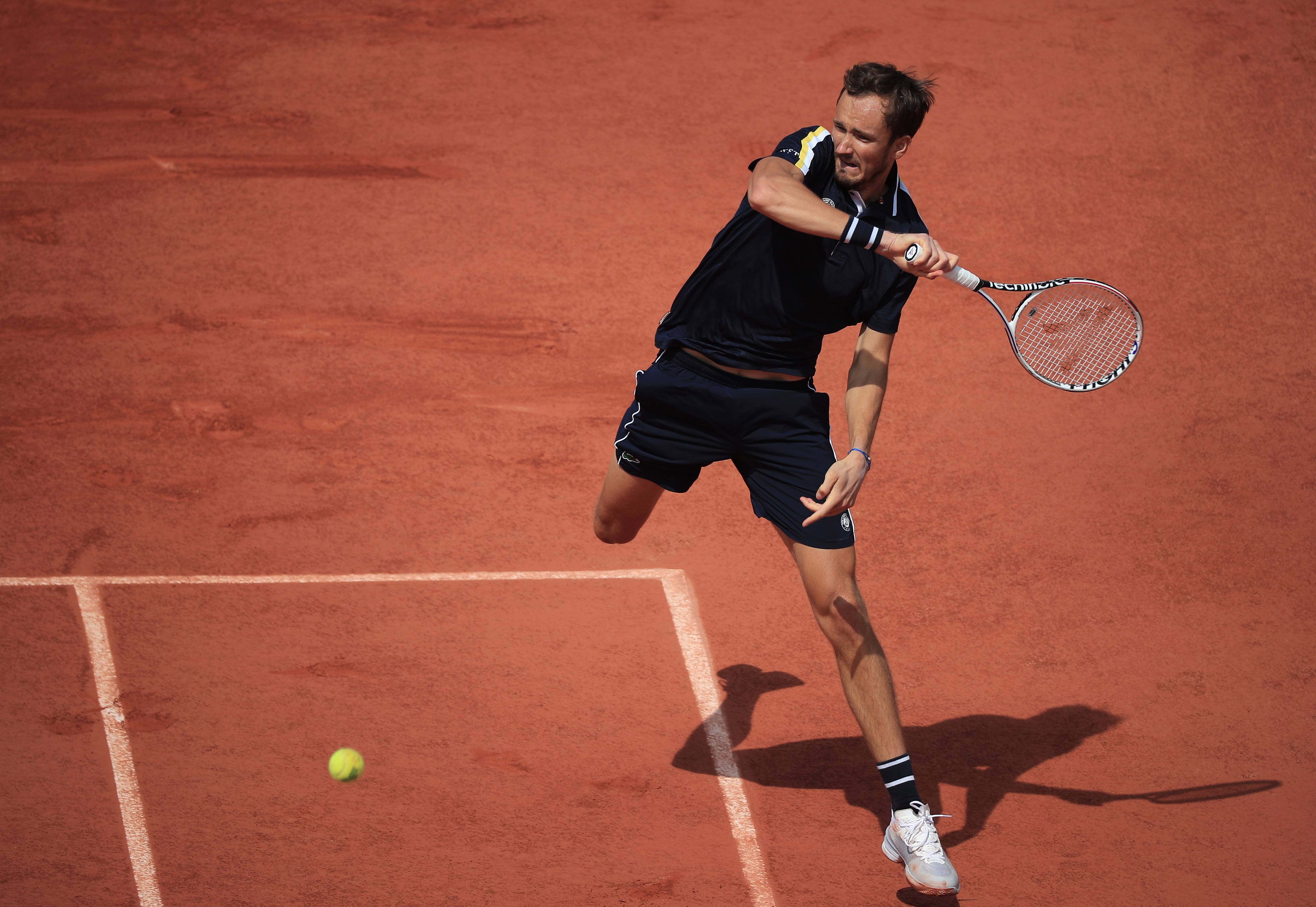 开云体育在线-法国网球队横扫欧洲网球队，梅德韦杰夫制霸全场