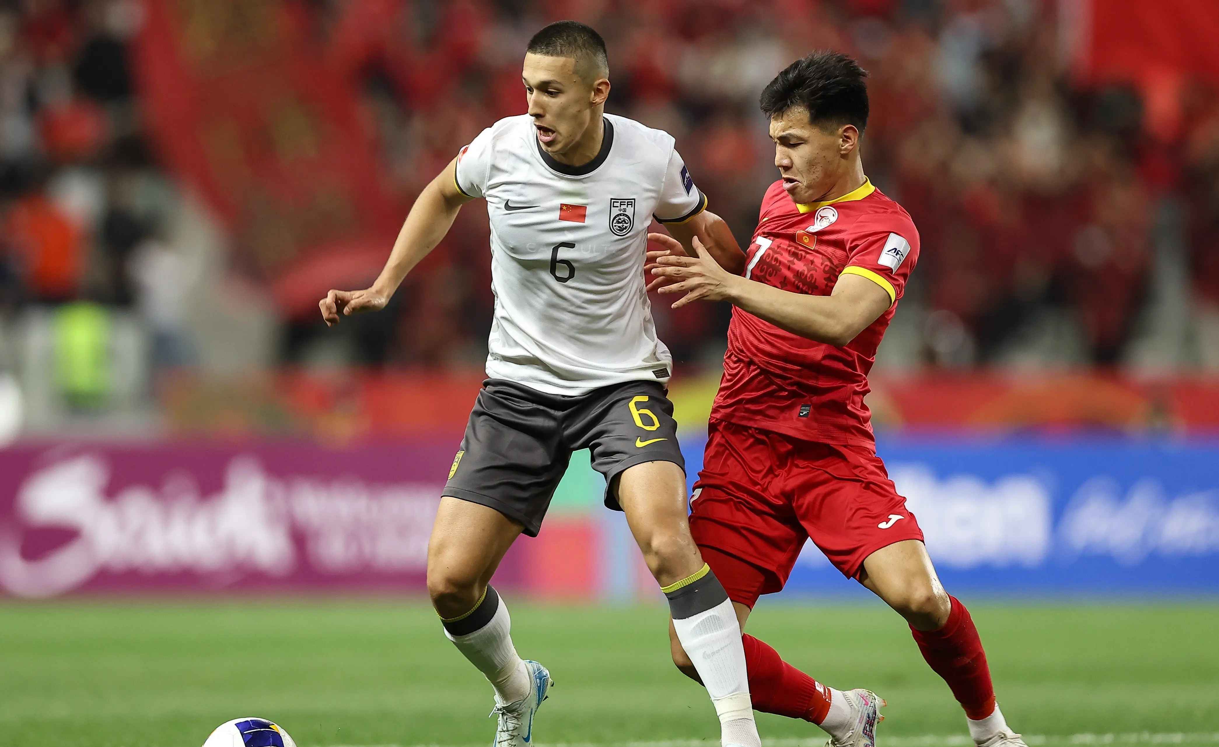 开云体育下载-亚眠迎来胜利，排名逐渐攀升