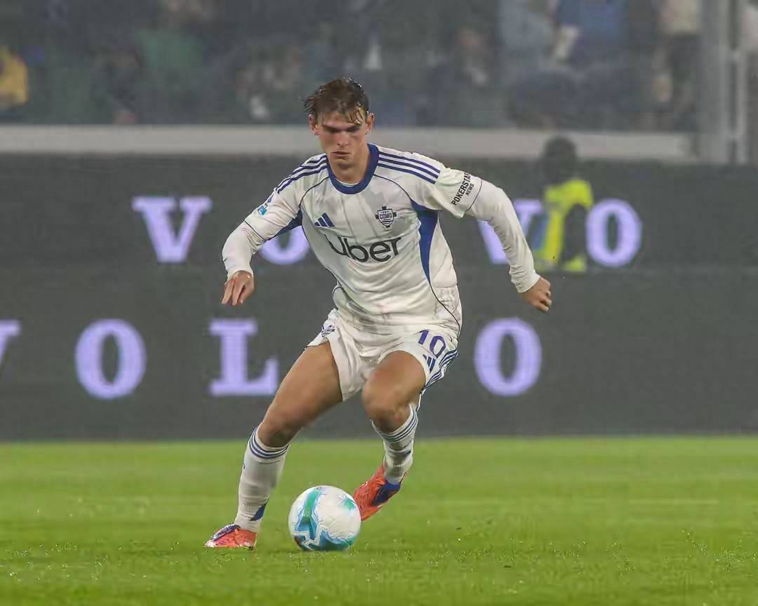 马德里竞技青训天才掌控中场，引领球队征战欧洲战场