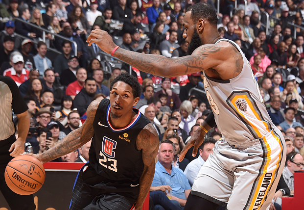 包含教练战术调整功成,队员表现出色的词条 包含教练战术调整功成,队员表现出色的词条