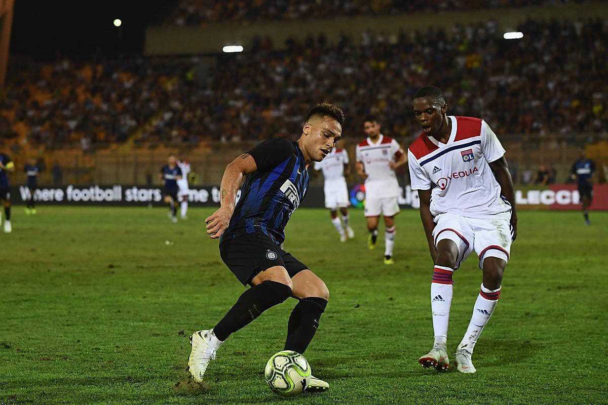 包含里昂主场胜利，继续排名法国联赛前列的词条