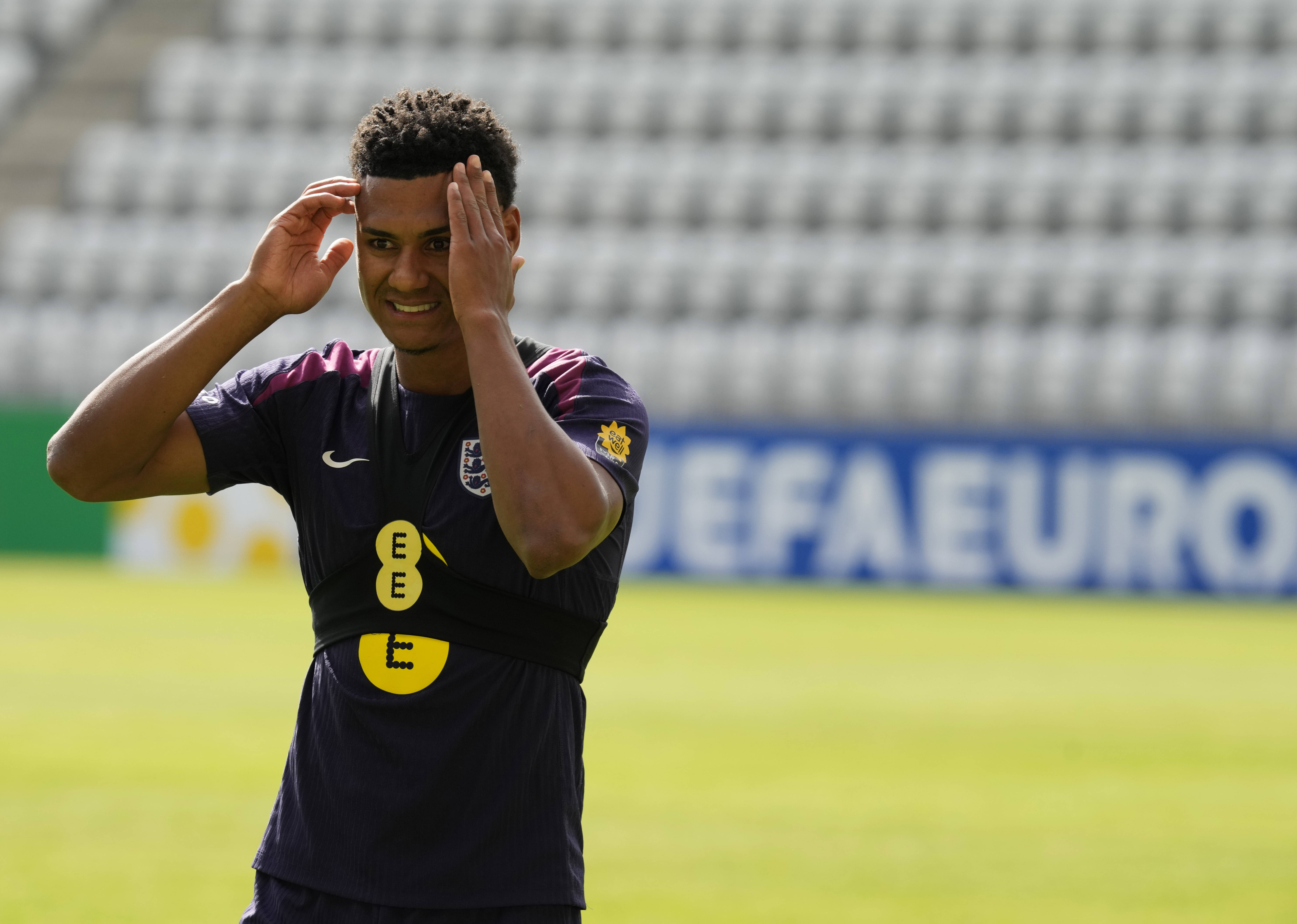 关于欧预赛比赛：英格兰火力全开，轻松赢球的信息