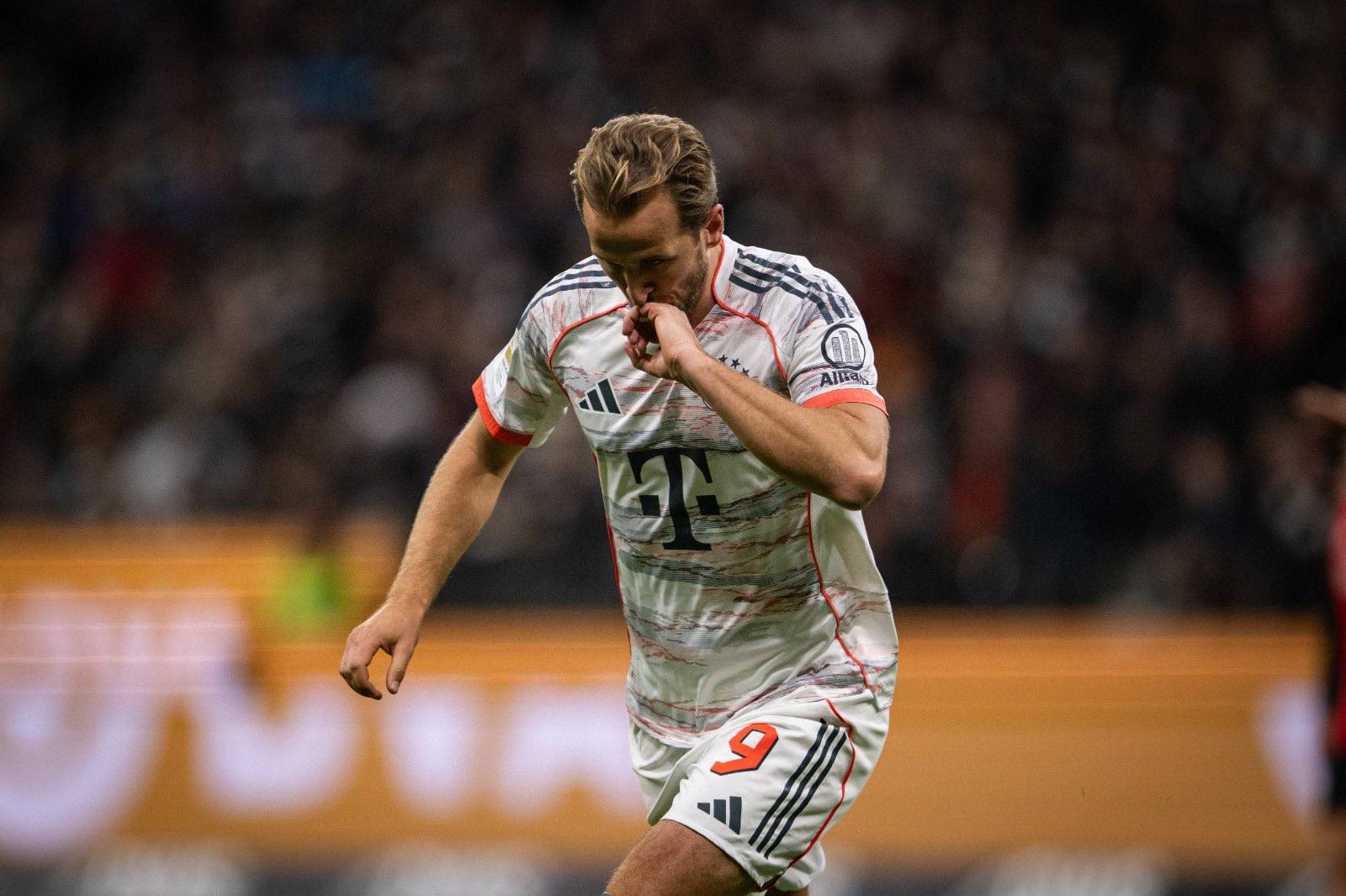 包含瑞士边锋在德甲比赛中献上高效表现,赢得球队追捧的词条 包含瑞士边锋在德甲比赛中献上高效表现,赢得球队追捧的词条