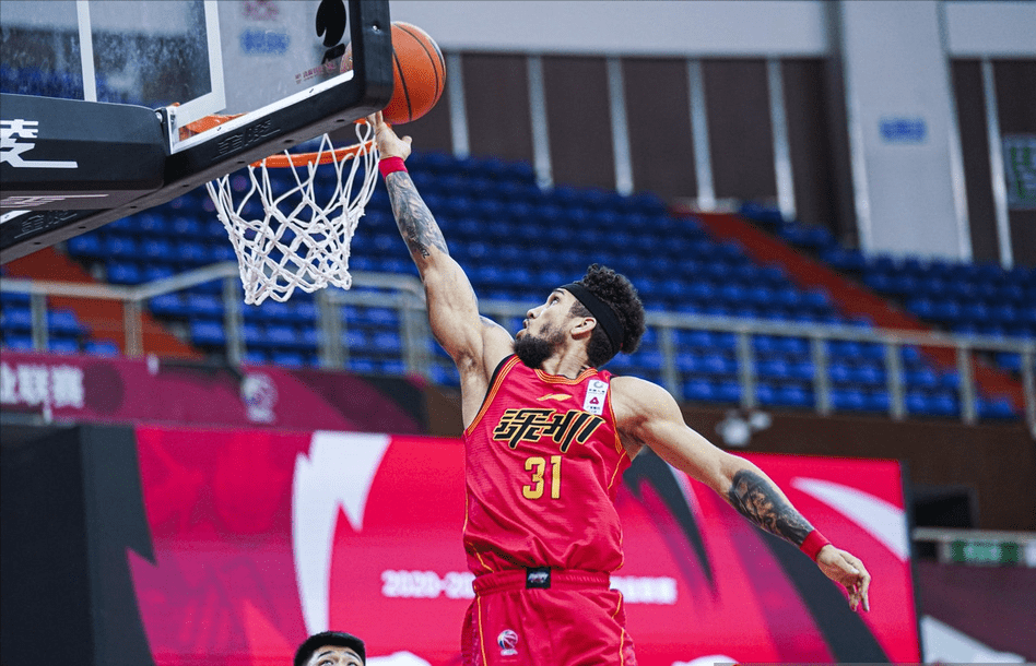 开云足球直播-外援精英对决!广东决胜山东全力以赴