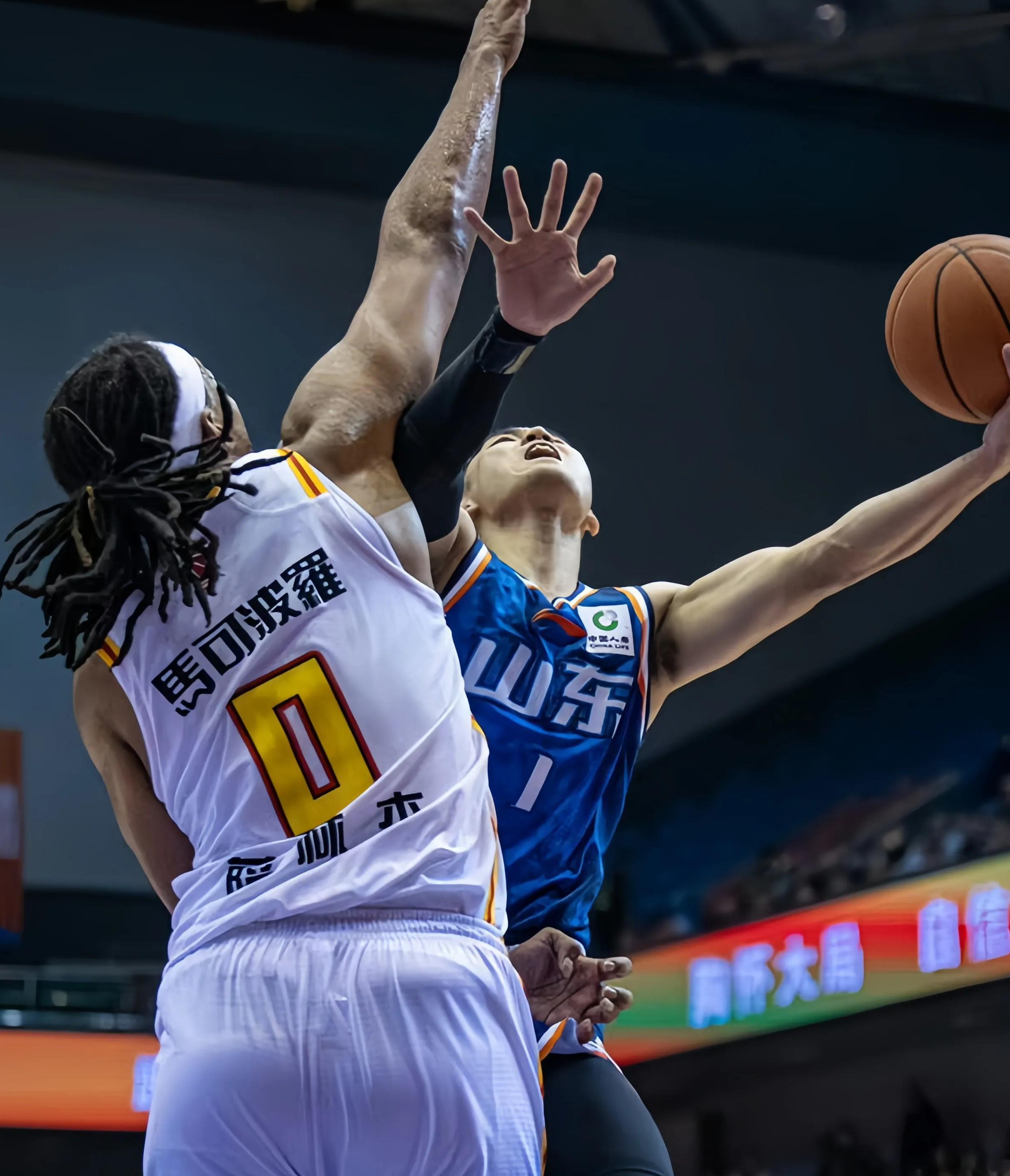 CBA球队备战决赛，力争夺魁