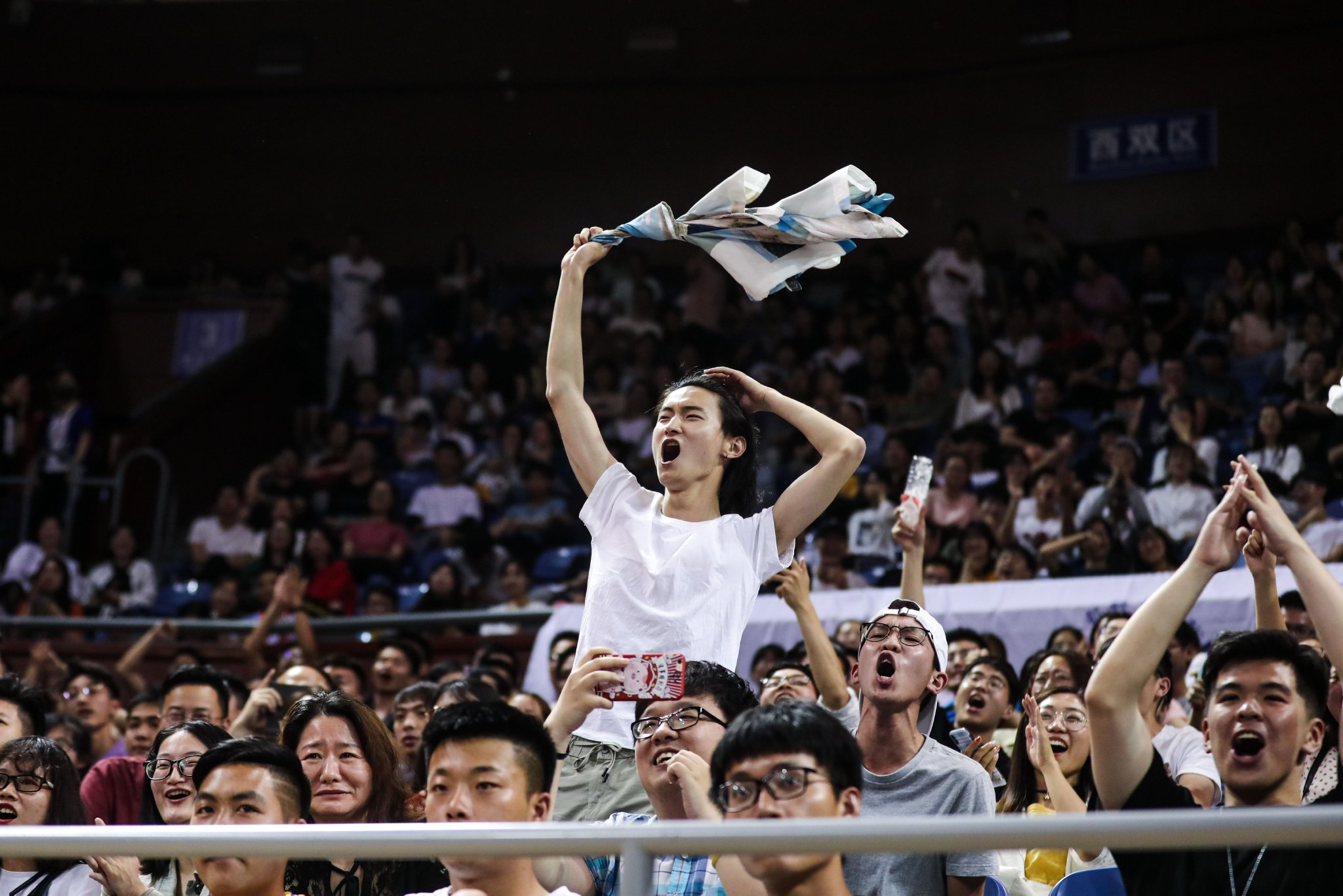 开云体育平台APP-观众为锦标赛激情打call的简单介绍