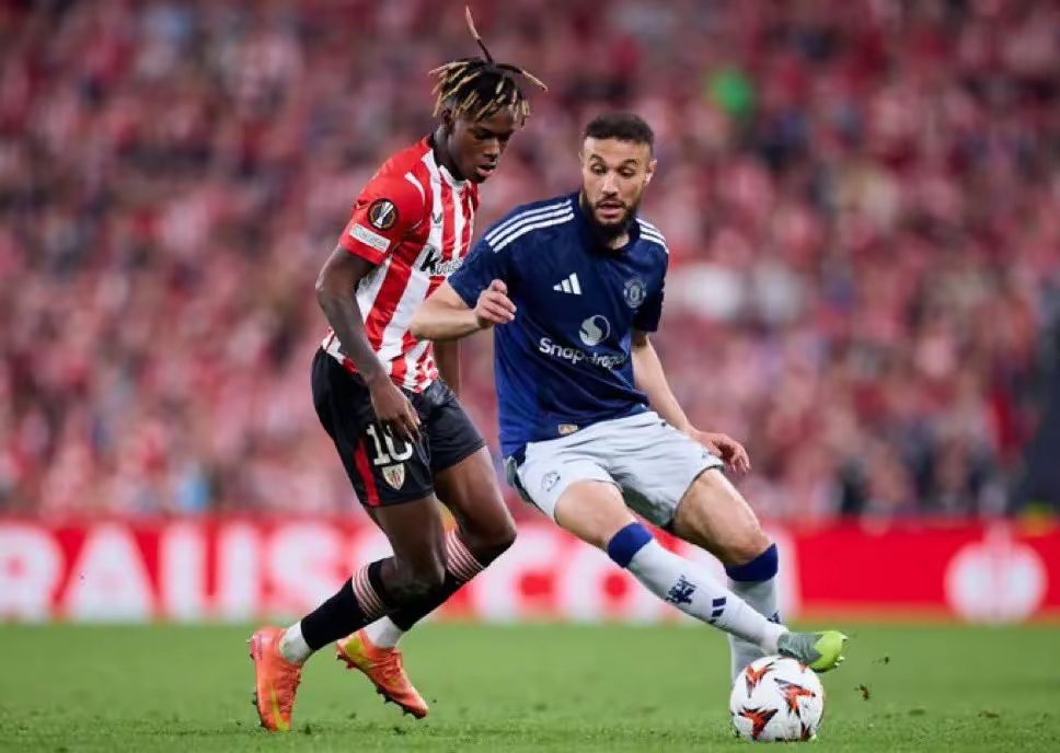 开云体育下载-曼联难堪惨败波尔图，晋级悬念的简单介绍