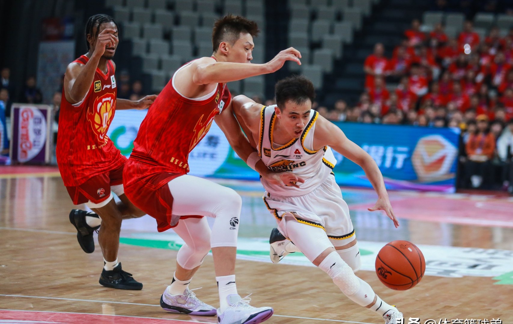 东部赛区火热展开，各队竞争激烈的简单介绍