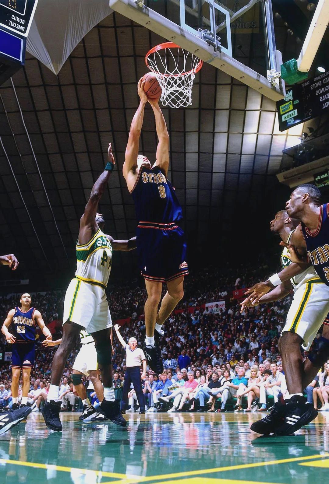 包含快船翻盘公牛，乔治高光表现的词条