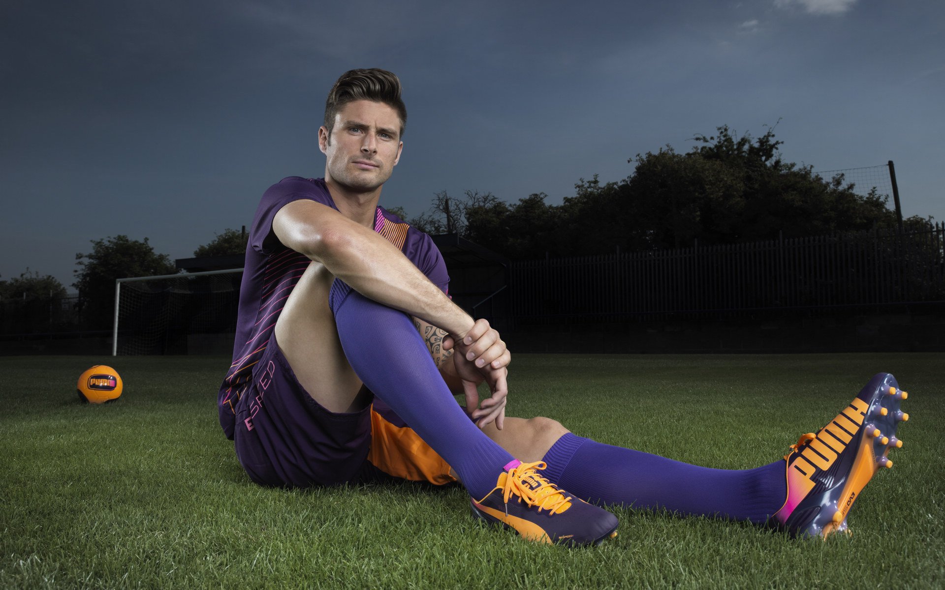 开云APP-当穆勒的教科书照亮里昂之夜，一场定义经典的欧战对决