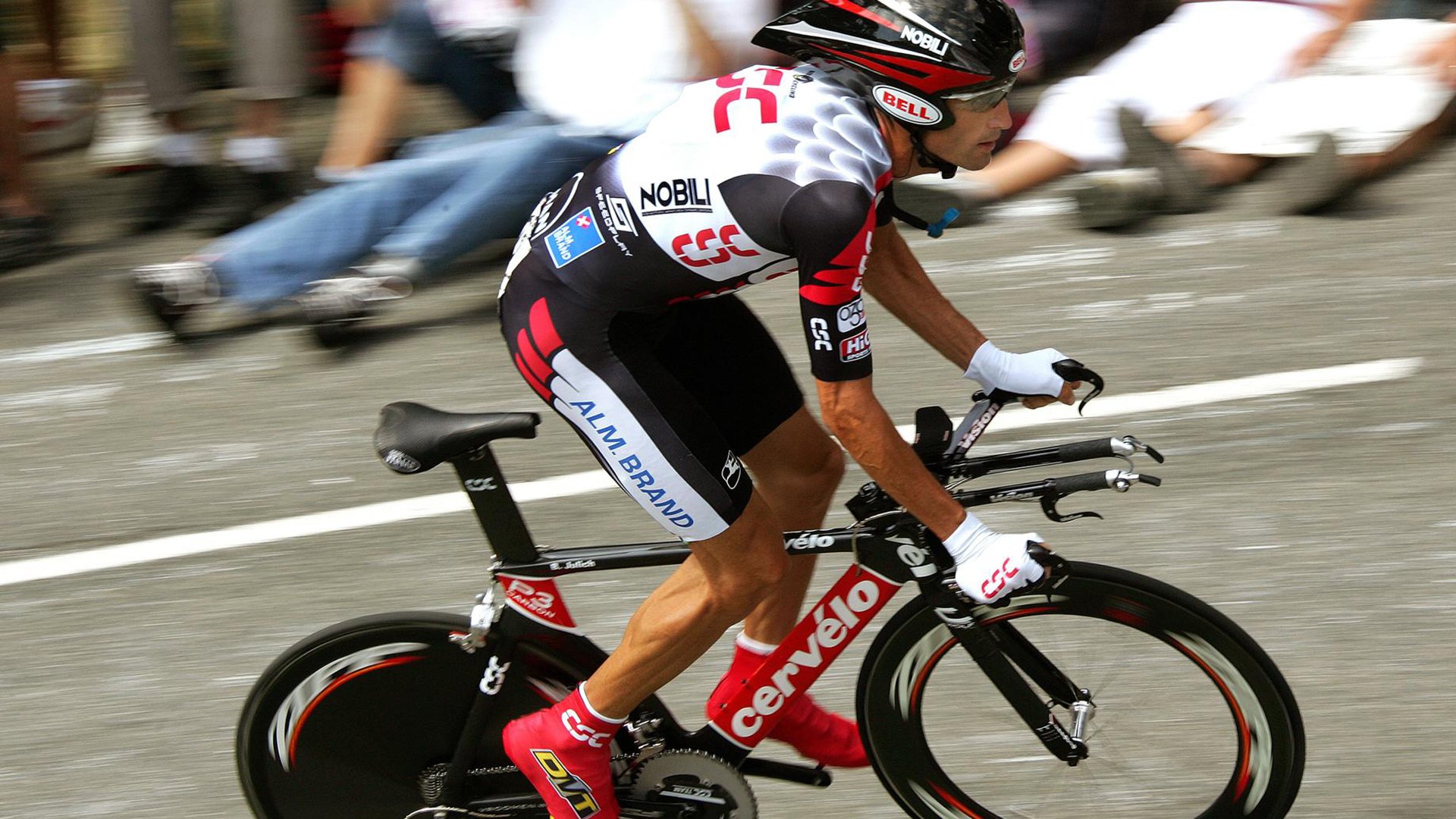 开云体育中国-巴斯托尼之夜，当NBA季后赛的聚光灯照向一位异乡人